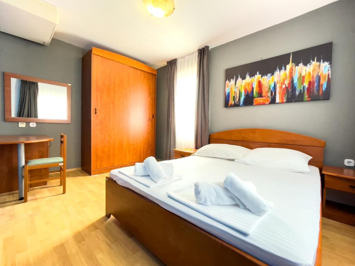 Grand - Premium Rooms & Apartments 셀스 외부 사진