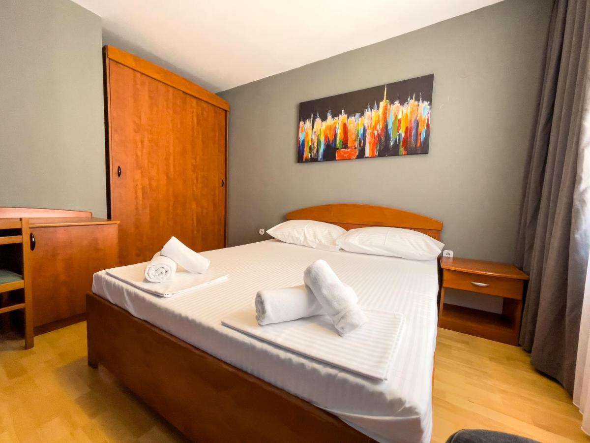 Grand - Premium Rooms & Apartments 셀스 외부 사진