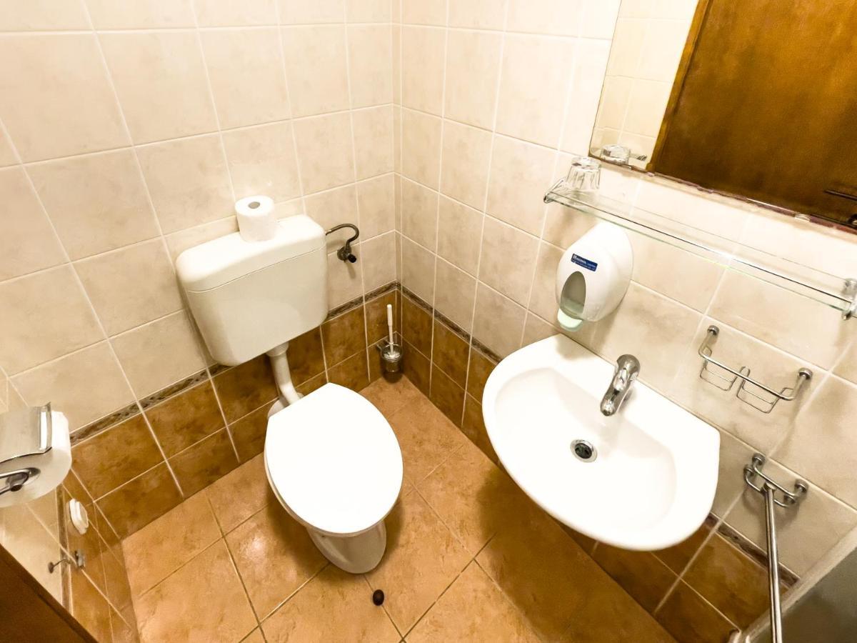 Grand - Premium Rooms & Apartments 셀스 외부 사진
