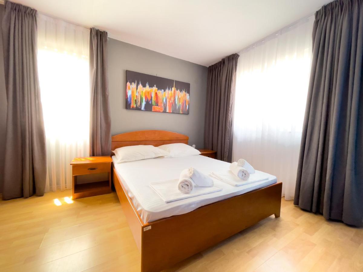 Grand - Premium Rooms & Apartments 셀스 외부 사진